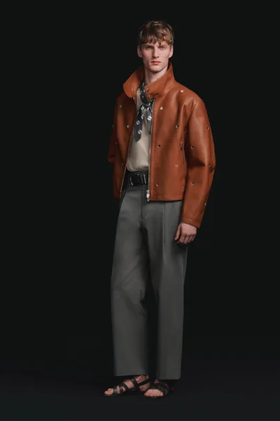 Look 18